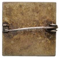 1913. "Budapesti Korcsolyázó Egylet - I. E.V. XI." zománcozott, jelzetlen Ag jelvény (5.51...