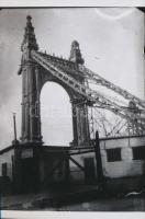 cca 1930 és 1945 Az Erzsébet híd békeidőben és a háború után, 3 db korabeli negatív modern nagyítása...