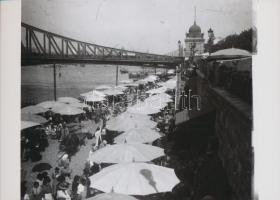 cca 1925 Budapest, Heti piac a Vámház téren és a Duna-parton, 5 db korabeli üveglemez modern nagyítá...