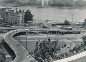 cca 1970 Budapesti felüljárók vegyes tétele, 6 db jelzés nélküli vintage városfotó, 18x24 cm