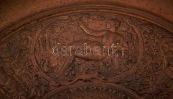 cca 1900 öntött vas dísztál,  tudományok allegorikus ábrázolásával, jelzett (August Kitschelts Erben...