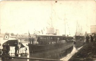 1929 K.u.K. Dunai Flotilla őrnaszádjai Győr Szeged Debrecen a győri Duna-ágban; Nyugat Fotószalon / Hungarian river guard ships, photo (pinhole)