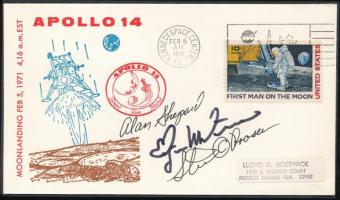 Alan Shepard (1923-1998), Edgar Mitchell (1930- ) és Stuart Roosa (1933-1994) amerikai űrhajósok aláírásai emlékborítékon /  Signatures of Alan Shepard (1923-1998), Edgar Mitchell (1930- ) and Stuart Roosa (1933-1994) American astronauts on memorial envelope