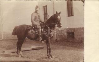 Magyar királyi honvédlovas / WWI Hungarian cavalryman on horse, photo