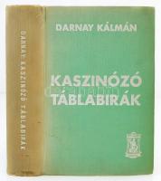 Darnay Kálmán: Kaszinózó táblabírák. Korfestő történeti tréfák I-II. (Egybekötve) Bp., 1928, Athenaeum 208 p . + 5 t.; 229 p.+ 7 t. Fakult gerincű, ezüstözött feliratú, kiadói vászonkötésben, jó állapotban. Dedikált példány!