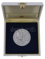 Vatikán 1996. "II. János Pál" jelzett Ag emlékérem eredeti tokban. Szign.: C. Dzwigaj (39,...