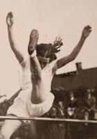 1934 Csák Ibolya (1915-2006) magyar olimpiai bajnok magasugró magyar versenyen / 1934 Hungarian olym...