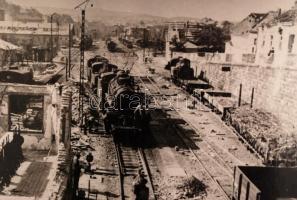 1945 A szétlőtt Déli pályaudvar és az Alkotás út. Bp. Székesfőváros Idegenforgalmi Hivatalának Fotól...