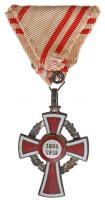 1914. "A Vörös Kereszt II. Osztályú Díszjelvénye hadidíszítménnyel" jelzett Ag, zománcozot...