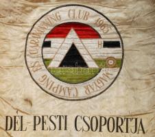 1965 Magyar Camping és Caravanning Club, nagyméretű, hímzett selyem zászló, kissé elszíneződött,  12...