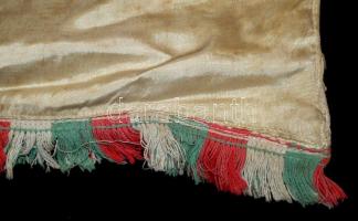 1965 Magyar Camping és Caravanning Club, nagyméretű, hímzett selyem zászló, kissé elszíneződött,  12...