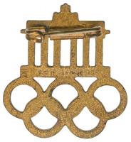 Német 3. Birodalom 1936. "XI. Olimpia Berlin" zománcozott fém jelvény, hátoldalán "GE...