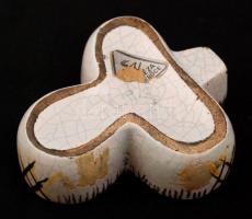 Gorka Géza (1894-1971): Lóhere alakú virágos hamutartó, mázas kerámia, máz alatt repesztett, kézzel ...