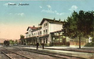 Trencsén, Trencín; vasútállomás / railway station (vágott / cut)