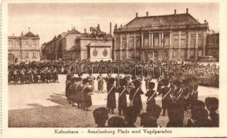 Copenhagen, Kobenhavn; Amalienborg Plads med Vagdparaden / Amalienborg square with military parade, Jeder Dienst am Vaterland stahst unser kraft So. Stpl., from postcard booklet (EK)