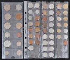 58db-os külföldi fémpénz tétel jobb darabokkal, benne ezüstök is T:vegyes
58pcs of coins with bette...