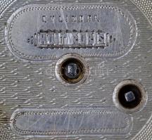 Ezüst fedeles zsebóra, kissé repedt számlappal, Ag., bruttó:30,1gr., jelzés nélkül, működik, d:3,5cm...