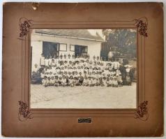 Tablókép :Babavásár c. színdarab, 1927, fotó kartonra kasírozva, Borgula műterme Szekszárd, hibás, 17x23cm