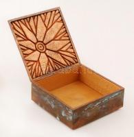 Iparművészeti Vállaltos réz doboz,  12×12 cm