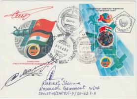 Jurij Malisev (1941-1999), Gennagyij Sztrekalov (1940-2004) szovjet és Rakesh Sharma (1949- ) indiai űrhajósok aláírásai emlékborítékon /  Signatures of Yuriy Malishev (1941-1999), Gennadiy Strekalov (1940-2004) Soviet and Rakesh Sharma (1949- ) Indian astronauts on memorial envelope