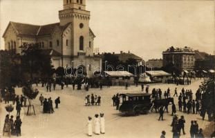 Nagybecskerek, Római katolikus templom, tér, omnibusz / Roman Catholic church, square, omnibus; Photo Oldal (fl)