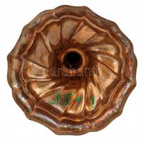 Ezüst (Ag.) gyertyatartó párban,  jelzett, mesterjeggyel (P.V.), m: 26 cm, nettó: 351 g