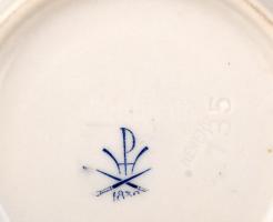 Eton mintás Herendi csésze+alj, kézzel festett, jelzett, nagyon apró kopásnyomokkal, d: 7,5 ill. 11 ...