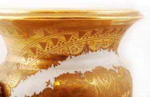 cca 1900 August Bauscher empír stílusú díszváza mitológiai jelenettel, kézzel festett, jelzett, hibá...