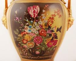 cca 1900 August Bauscher díszváza, kézzel festett virágcsendélettel, jelzett, hibátlan / August Baus...