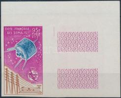 100 éves a Nemzetközi Távközlési Unió ívsarki üres mezős vágott bélyeg, Centenary of ITU corner imperforate stamp with blank field on the right side