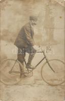 Cyclist 613, photo (EB)