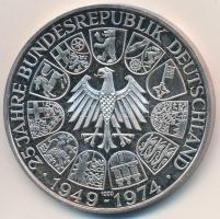 NSZK 1974. "25 éves az NSZK / Willy Brandt" jelzett Ag emlékérem (25g/1000/40mm) T:PP ujjl...