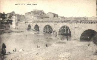 Rimini, Ponte Tiberio / bridge, washerwomen