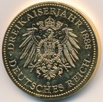 Németország DN "I. Vilmos" aranyozott fém emlékérem (32mm) T:2 ujjlenyomat
Germany ND &qu...