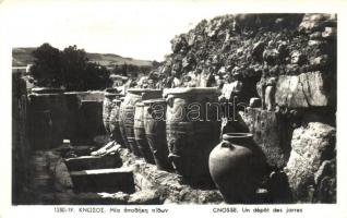 Knossos, Cnosse; Un dépot des jarres / jar storage