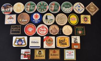 cca 100 db különféle söralátét és sörcímke