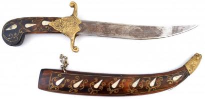 Keleti motívumos dísztőr, gyöngyház berakásos fa hüvellyel, pengehossz: 34,5 cm, teljes hossz: 38,5 ...