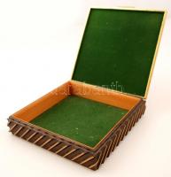 Réz doboz, plüss belsővel, farost aljjal, 16×16 cm