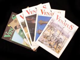 5 db Venatus vadász- és fegyvermagazin, valamint egy egy német nyelvű vadászfegyver-katalógus 1990-ből. Jó állapotban.