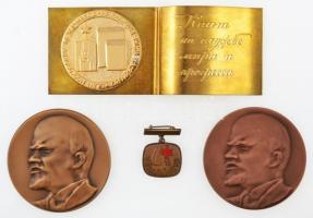 9db vegyes magyar és külföldi szocialista plakett, emlékérem, kitüntetés főleg tokban, közte 1954. &...