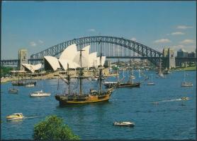 1988 Radnóti Miklósné Gyarmati Fanni (1912-2014) kézzel írt, a Sydney-ben élő rokonoktól küldött lev...