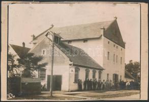 1929 "Julia" malom tulajdonos, Békés, fotó kartonra kasírozva, verzón feliratozva, körbevágva, 12x16cm