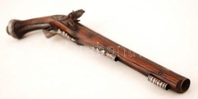 cca 17-18. sz. Ütőkakasos, elöltöltős pisztoly, hatástalanítva, több helyütt rozsdás, tisztításra sz...