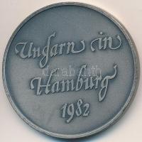 1982. "Szent István denár / Ungarn in Hamburg" fém emlékérem (42,5mm) T:2