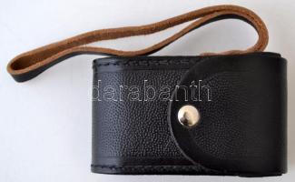 Zöld színű fém orosz színházi távcső, 2,5×25, apró kopásnyomokkal, saját tokjában