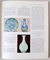 David Battie: Sotheby's concise encyclopedia of porcelain. London, 1990, Conran Octopus Limited...