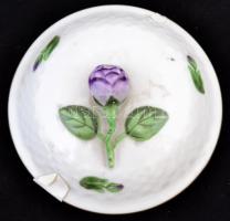 Herendi virágmintás fedeles kétfülű csésze, kézzel festett, jelzett, apró kopásnyomokkal, m: 9,5 cm