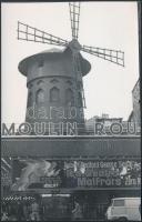 1972 Párizs, Életképek(Montmartre, Moulin Rouge), 5 db fotó, hátoldalon feliratozva, 14x9 cm / 1972 ...