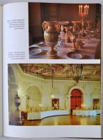 Norman Stone: The russian Chronicles. Century, 1990, London. Keménykötésben illusztrált fedőborítóva...