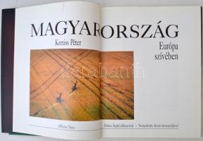 Korniss Péter: Magyarország Európa szívében. Budapest, é.n., Officina Nova. Kiadói egészvászon kötés...